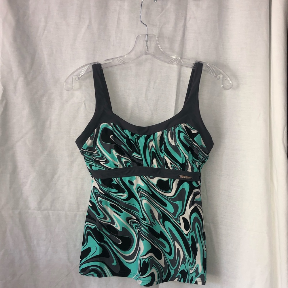 Super cute perfect for the lake swim top!